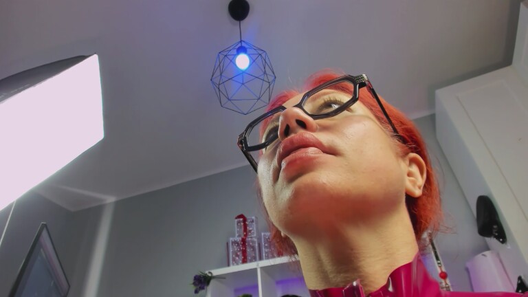 Ella_Kross's Streamate show and profile