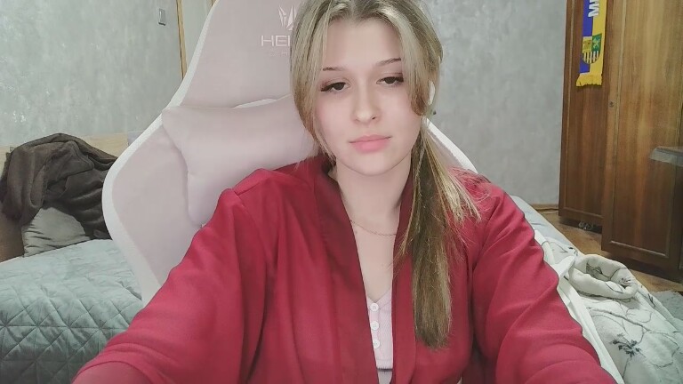 AngeLinA199's Streamate show and profile