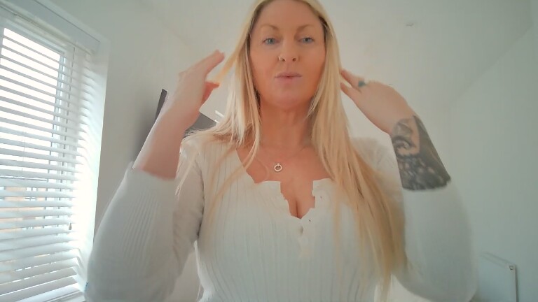 TallulahRoseX's Streamate show and profile